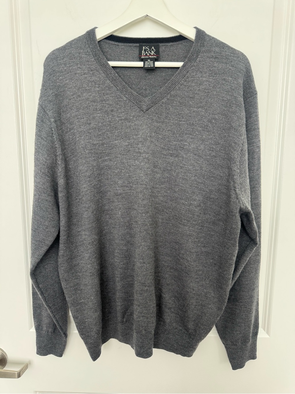 Jos. A. Bank Signature Collection Gray V-Neck Italian Merino Wool Sweater XL